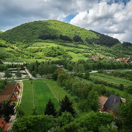 The Hide Aside Feriehus Zbilje